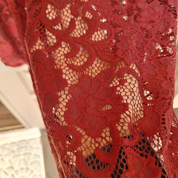 Nicole Sabbattini Elegant Lace Women's Top in Burgundy SzM - Picture 9 of 9